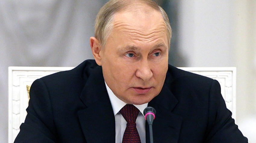 putin-volqoqrad-beynelxalq-hava-limanina-stalinqrad-adinin-verilmesi-barede-ferman-imzalayibnbspnbsp-1746404146